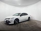 Toyota Camry 2020 года за 15 500 000 тг. в Астана