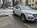Hyundai Santa Fe 2017 года за 9 900 000 тг. в Алматы