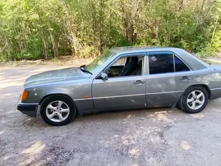 Mercedes-Benz E 230