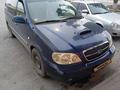 Kia Carnival 2003 года за 2 399 999 тг. в Атырау – фото 2