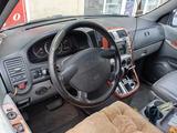 Kia Carnival 2003 годаүшін2 399 999 тг. в Атырау – фото 4