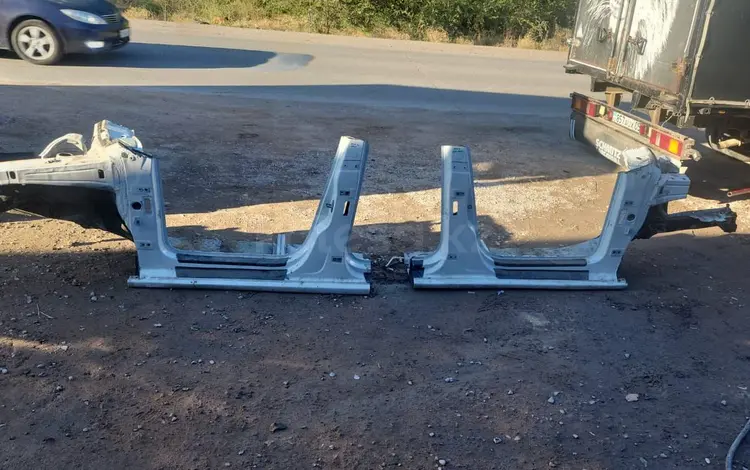 Volkswagen Polo 2014 год порог правый левый лонжерон за 1 000 тг. в Алматы