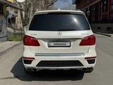 Mercedes-Benz GL 63 AMG 2015 годаүшін28 500 000 тг. в Астана – фото 4