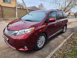 Toyota Sienna 2015 года за 14 000 000 тг. в Жезказган – фото 2