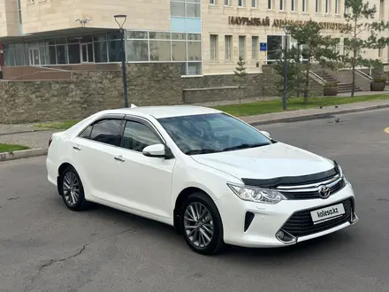 Toyota Camry 2015 года за 10 800 000 тг. в Тараз