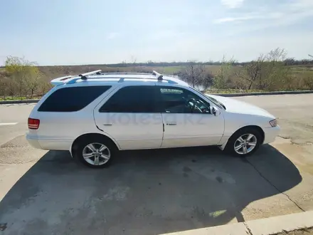 Toyota Camry 1998 года за 4 000 000 тг. в Конаев (Капшагай) – фото 2