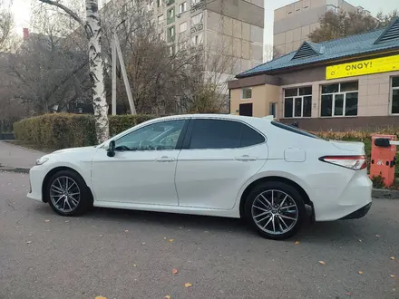 Toyota Camry 2021 года за 15 900 000 тг. в Алматы