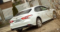 Toyota Camry 2020 года за 14 100 000 тг. в Алматы – фото 3