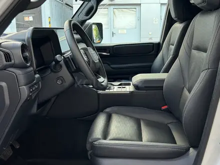 Toyota Land Cruiser Prado Luxe 2024 года за 39 000 000 тг. в Алматы – фото 14