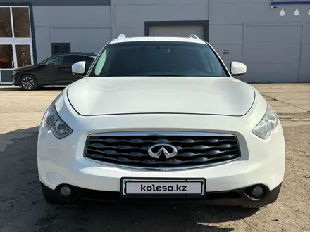 Infiniti FX37 2009 года за 11 500 000 тг. в Уральск – фото 2