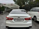 Toyota Camry 2018 года за 12 600 000 тг. в Алматы – фото 5