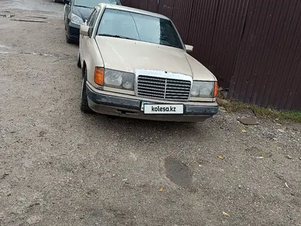 Mercedes-Benz E 320 1989 года за 1 200 000 тг. в Алматы – фото 2