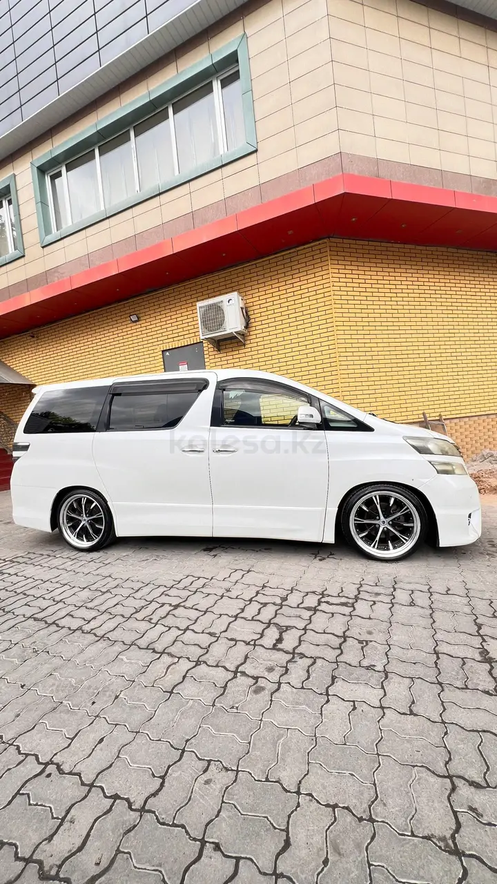Toyota Vellfire, 2010