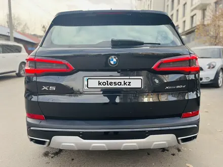 BMW X5 2019 года за 29 500 000 тг. в Алматы – фото 10