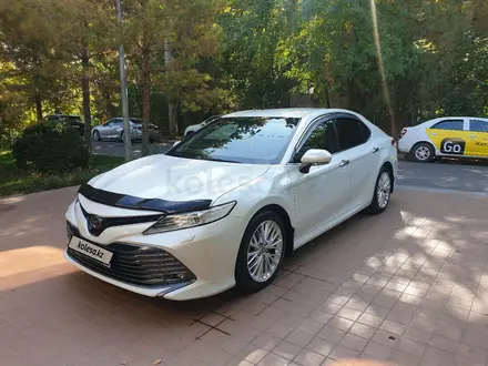 Toyota Camry 2020 года за 14 700 000 тг. в Шымкент