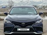 Toyota Camry 2022 года за 12 800 000 тг. в Алматы