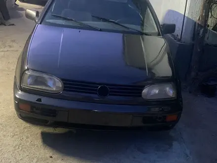 Volkswagen Golf 1993 года за 680 000 тг. в Алматы