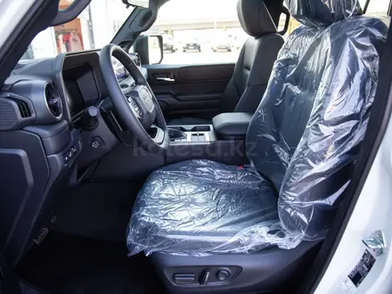 Toyota Land Cruiser Prado Luxe 2025 года за 47 995 545 тг. в Алматы – фото 26