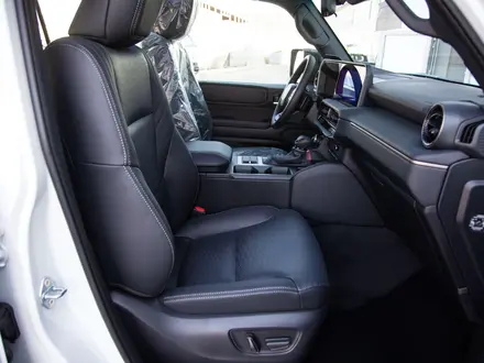 Toyota Land Cruiser Prado Luxe 2025 года за 47 995 545 тг. в Алматы – фото 6
