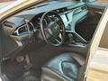 Toyota Camry 2018 года за 11 200 000 тг. в Актобе – фото 5