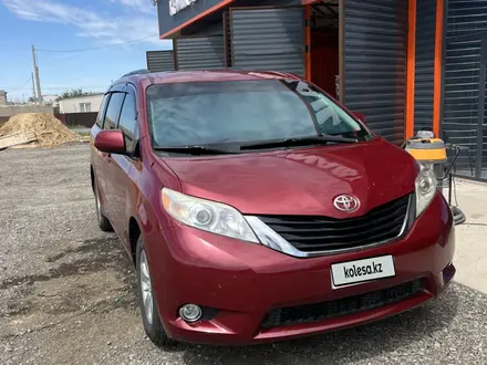 Toyota Sienna 2011 года за 6 200 000 тг. в Актобе – фото 2