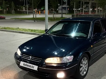 Toyota Camry 1997 года за 3 100 000 тг. в Алматы – фото 9