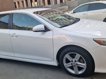 Toyota Camry 2014 года за 5 900 000 тг. в Актау – фото 2