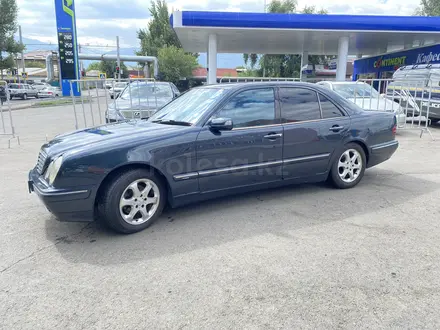 Mercedes-Benz E 320 2001 года за 4 500 000 тг. в Шымкент – фото 6