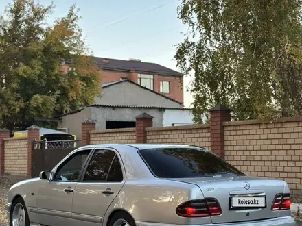 Mercedes-Benz E 55 AMG 1996 года за 3 500 000 тг. в Караганда – фото 4