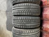 Зимние шины BRIDGESTONE BLIZZAK VRX 205/50/R17 за 120 000 тг. в Алматы