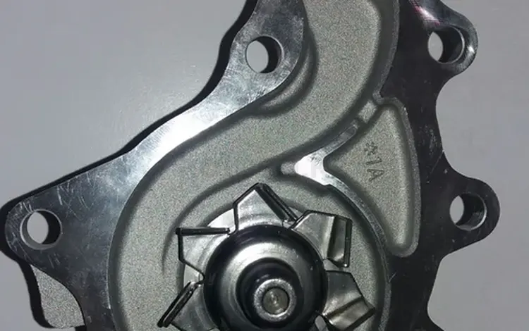 Водяной насос. Водяная помпа 16100-39515 16100-09515 за 16 000 тг. в Алматы