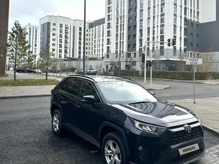 Toyota RAV4 2020 года за 12 500 000 тг. в Астана