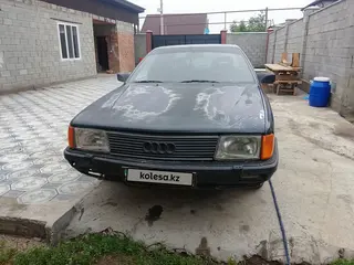 Audi 100