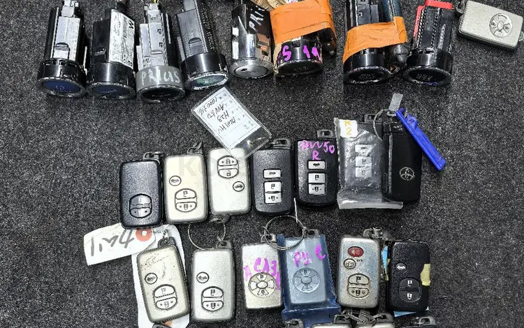 Смарт-ключ smart key Toyota-Lexus за 15 000 тг. в Алматы