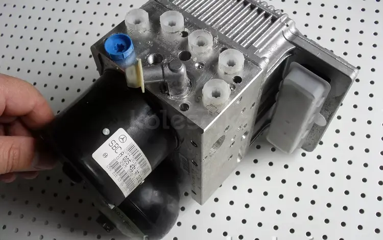 Профессиональный Ремонт SBC и ABR! (Sensotronic Brake Control) в Актобе