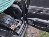 Mercedes-Benz S 550 2007 года за 200 022 тг. в Алматы – фото 2