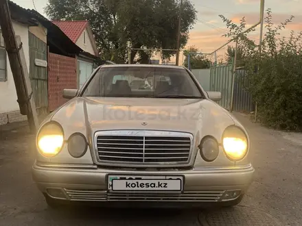 Mercedes-Benz E 280 1996 года за 2 000 000 тг. в Алматы