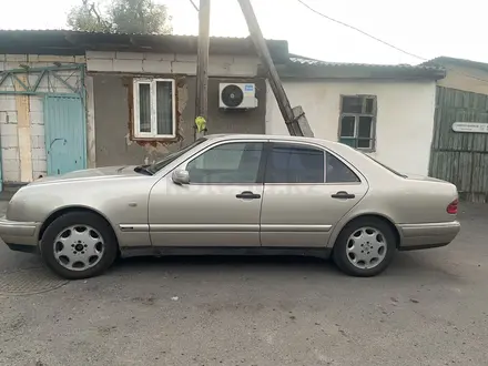 Mercedes-Benz E 280 1996 года за 2 000 000 тг. в Алматы – фото 3