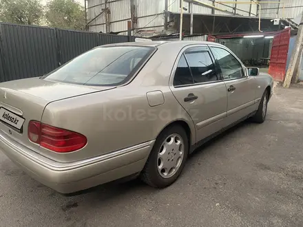 Mercedes-Benz E 280 1996 года за 2 000 000 тг. в Алматы – фото 5