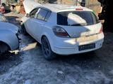Opel Astra 2012 года за 10 000 тг. в Актобе – фото 4