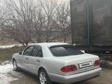 Mercedes-Benz E 230 1996 года за 2 500 000 тг. в Тараз – фото 2