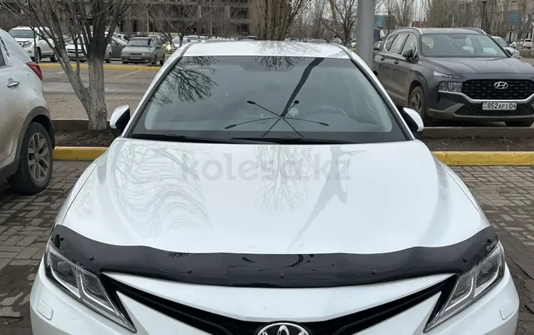 Toyota Camry 2021 года за 15 700 000 тг. в Актобе