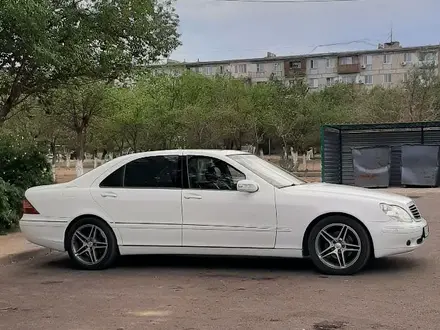 Mercedes-Benz S 320 2001 года за 5 000 000 тг. в Караганда – фото 9