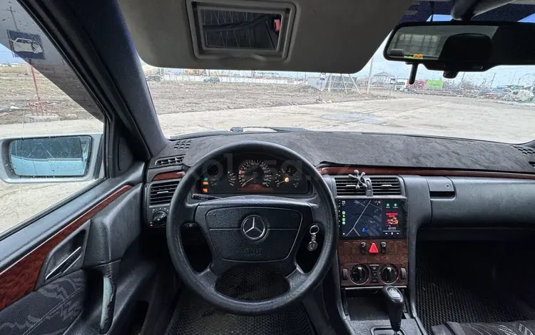 Mercedes-Benz E 280 1996 года за 2 600 000 тг. в Астана