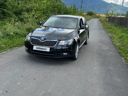 Skoda Superb 2014 года за 6 800 000 тг. в Риддер – фото 2