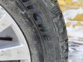 Комплект зимних шипованных шин МИШЛЕН с оригинальными дисками за 400 000 тг. в Семей – фото 3