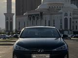 Hyundai Elantra 2019 года за 7 900 000 тг. в Астана – фото 2