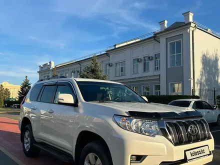 Toyota Land Cruiser Prado 2018 года за 20 950 000 тг. в Уральск – фото 4