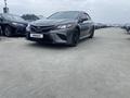 Toyota Camry 2017 годаfor8 600 000 тг. в Атырау – фото 2