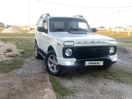 ВАЗ (Lada) Lada 2121 2017 года за 3 200 000 тг. в Актобе – фото 2